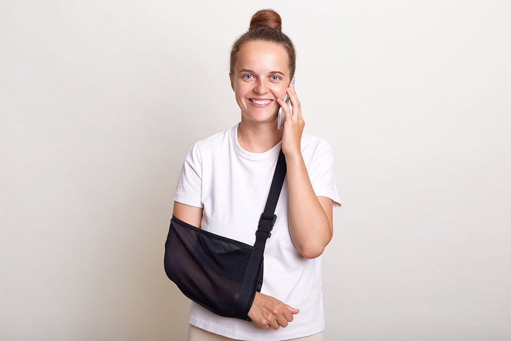 injured-woman-calls-lawyer-after-Roseville-motorcycle-accident