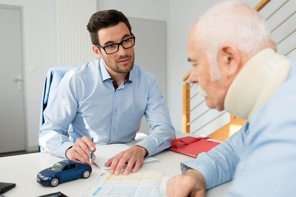 man-hurt-in-Yuba-City-accident-meets-with-personal-injury-lawyer