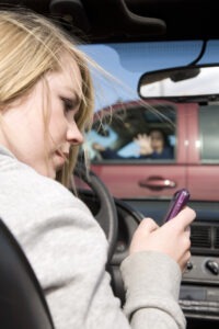 A Roseville texting while driving car accident lawyer can help to prove negligence in a texting and driving crash.